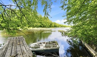 25 Pineland St, North Kingstown, RI 02852