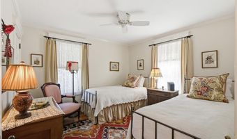 6 Brooks Ave, Newport, RI 02840