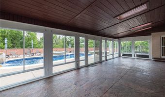 525 N Hametown Rd, Akron, OH 44333
