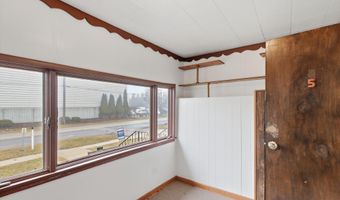 430 Bridge Ave, Alma, MI 48801