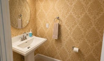 52 Faith Ln 52, Danbury, CT 06810