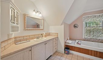 20 Eagle Point Rd, Bath, ME 04530