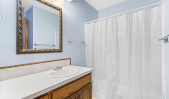 1006 Baretta Ct, Aurora, MO 65605