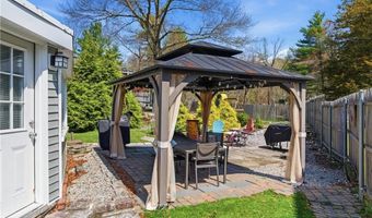 48 Overlea Rd, North Smithfield, RI 02896