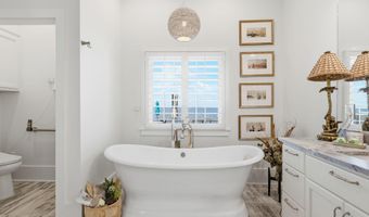 685 Raymond Rd, Arapahoe, NC 28510
