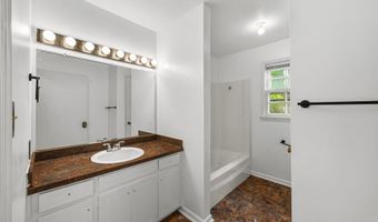 101 Hendrix Ct, Boiling Springs, SC 29316