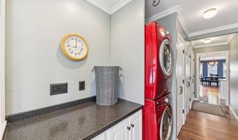 302 Fox Hollow Woods Dr, Ballwin, MO 63021