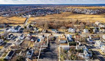 147 Church St, Belford, NJ 07718
