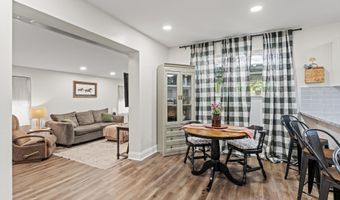 6837 TOM THUMB Dr, Jacksonville, FL 32210