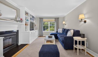 2 Oleander Dr, Clinton, CT 06413