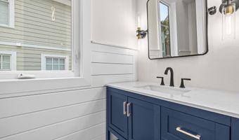 1905 N TAYLOR St, Arlington, VA 22207