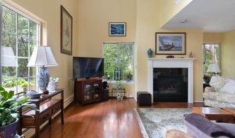 11 Lake Forest Dr, Burlington, VT 05401