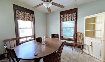 131 Grove Dr, Ashtabula, OH 44004
