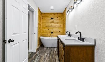 407 Quincy Ave, Alto, TX 75925