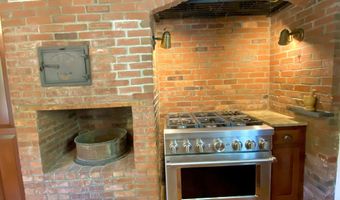 199 Main St, Belfast, ME 04915