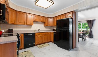 2641 Aspen Rd, Ann Arbor, MI 48108