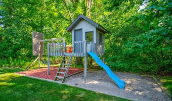 9774 68th Ave, Allendale, MI 49401