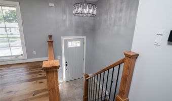 505 5th St SE, Altoona, IA 50009