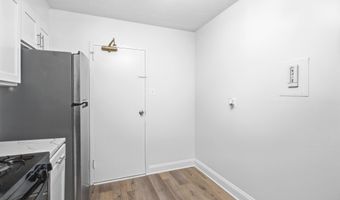 1300 ARMY NAVY Dr 124, Arlington, VA 22202