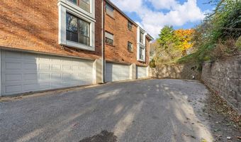 916 Claytonbrook Dr 1, Ballwin, MO 63011