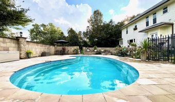 330 Hawthorne Dr, Bedford, IN 47421