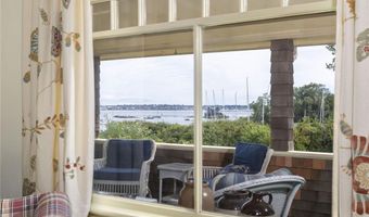 28 Newport St, Jamestown, RI 02835