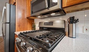 16 Lakeridge Dr, Adrian, MI 49221