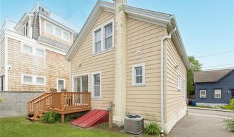40 Holland St, Newport, RI 02840
