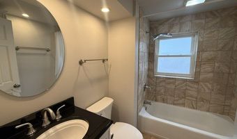 611 E Davis St, Arlington Heights, IL 60005