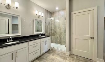 822 NE Heights Ln, Bentonville, AR 72712