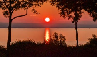 53 Northshore Dr, Burlington, VT 05408