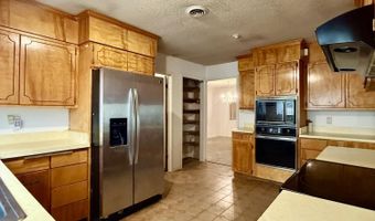 1474 Mandella Rd, Bonneau, SC 29431