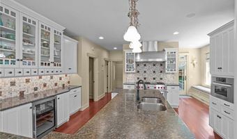 74 Bayberry Rd, Narragansett, RI 02882