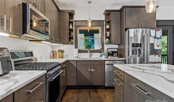 52 Pinedale Rd, Asheville, NC 28805