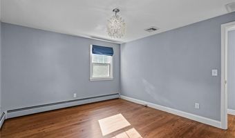 66 Mawney St, East Greenwich, RI 02818