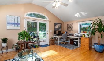 26 High St, North Kingstown, RI 02852