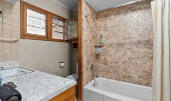 1020 E RANDALL Ave, Appleton, WI 54911