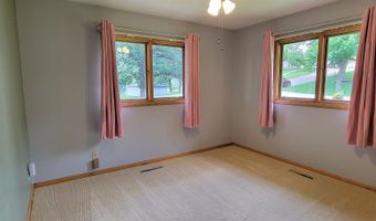 715 S Dodge St, Algona, IA 50511