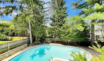4238 50TH St NW, Washington, DC 20016