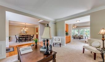 1515 Dietrich Glen Dr, Ballwin, MO 63021