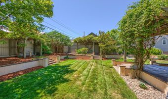 586 B St, Ashland, OR 97520