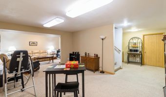 2516 Somerset Dr, Ames, IA 50010