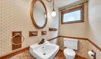 27 Lynn Lea St, Amherst, NY 14221