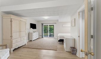 39 Hope Ln, Narragansett, RI 02882