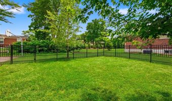 409 Mayfair Dr, Ballwin, MO 63011