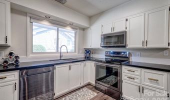 27 Apple Orchard Ln, Lake Wylie, SC 29710