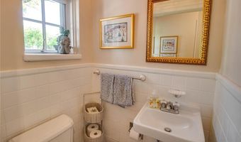 1210 McKinley Blvd, Alton, IL 62002