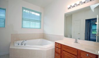 66 Minuteman Cir, Allentown, NJ 08501