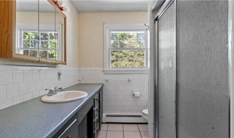 5 Fishing Cove Rd, North Kingstown, RI 02852