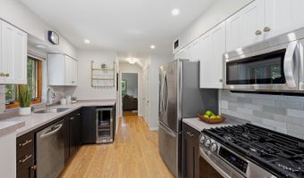 3119 N Farmcrest Dr, Amberley, OH 45213